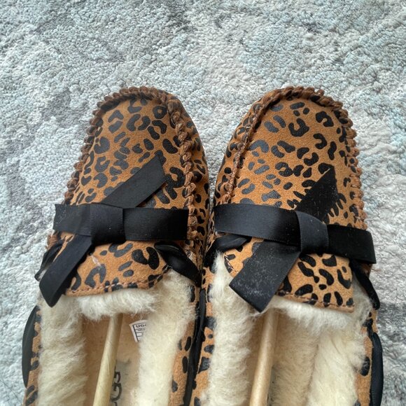 NEW 2016 UGG Australia Dakota Bow Leopard Moccasin Size 6 - Picture 8 of 11